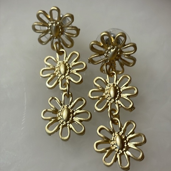 Dainty Elegant Gold Trio Flower Dangle Earrings - Picture 5 of 10